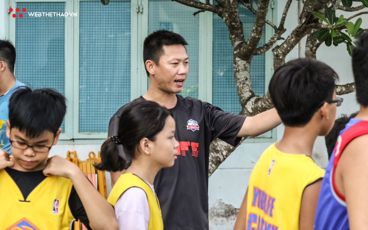 Huyền thoại bóng rổ Chong Paul cùng Học viện YourLife hăng say truyền lửa cho thế hệ mới